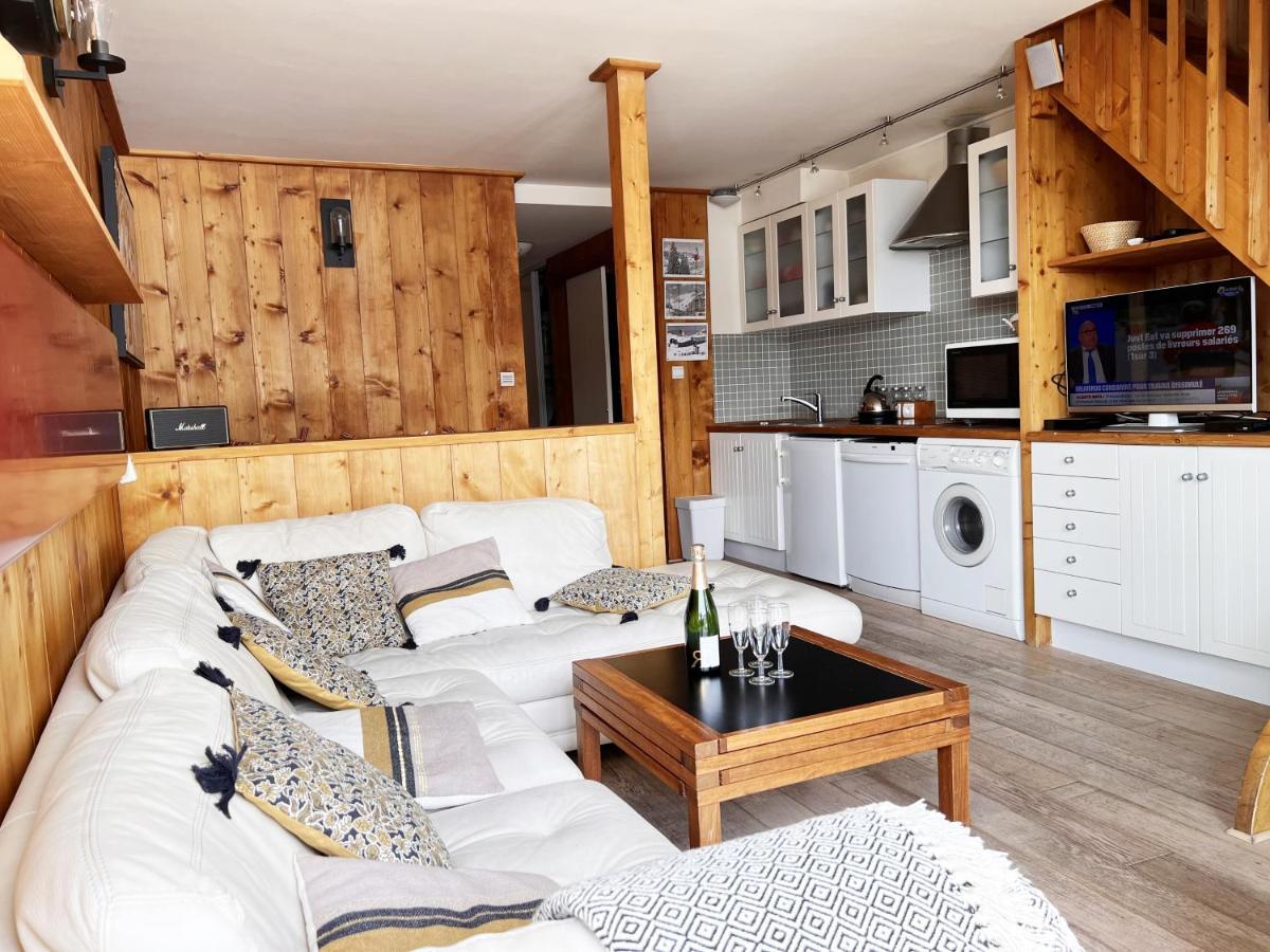 Dernier Etage Avec Vue Sur Les Montagnes Emplacement Exceptionnel Au Coeur De Val Thorens Ski Aux Pieds Prestations Incluses Luaran gambar
