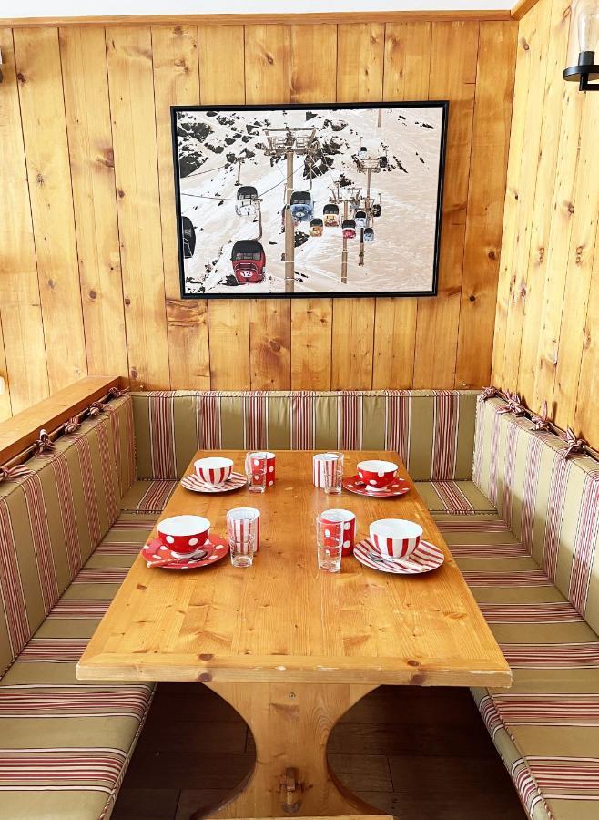 Dernier Etage Avec Vue Sur Les Montagnes Emplacement Exceptionnel Au Coeur De Val Thorens Ski Aux Pieds Prestations Incluses Luaran gambar