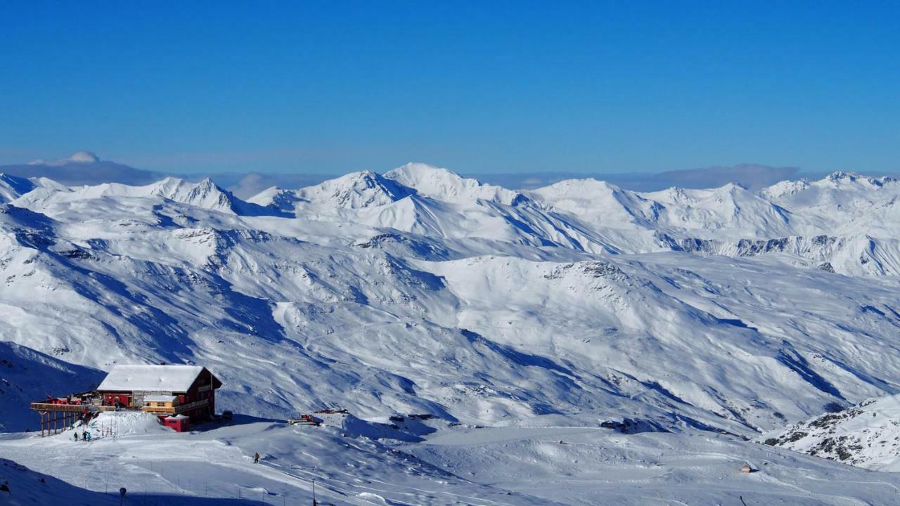 Dernier Etage Avec Vue Sur Les Montagnes Emplacement Exceptionnel Au Coeur De Val Thorens Ski Aux Pieds Prestations Incluses Luaran gambar