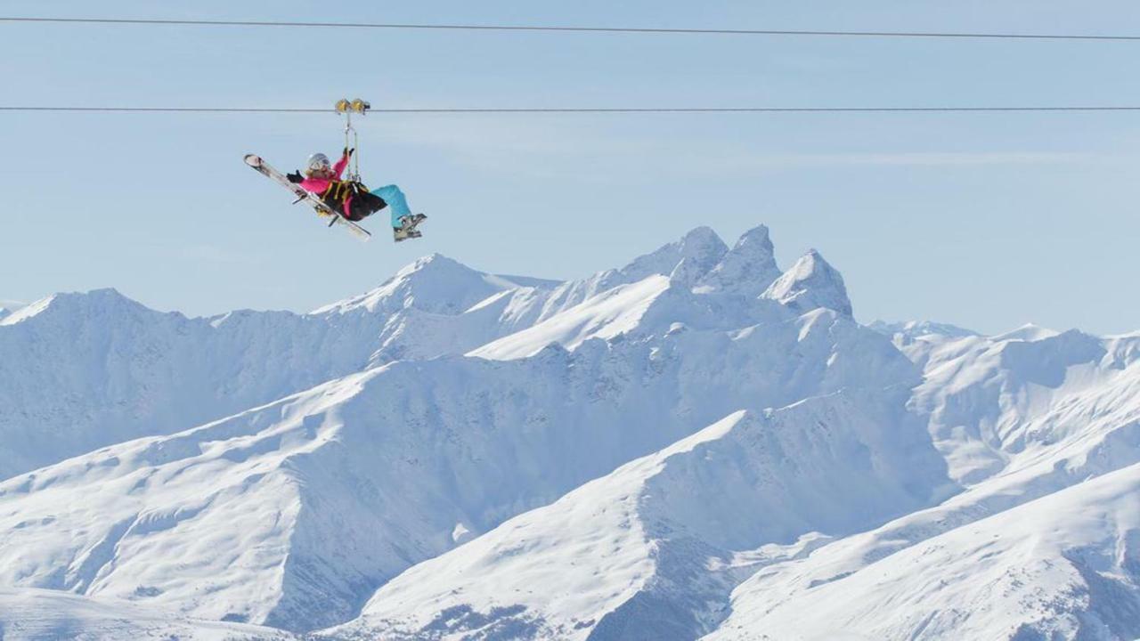 Dernier Etage Avec Vue Sur Les Montagnes Emplacement Exceptionnel Au Coeur De Val Thorens Ski Aux Pieds Prestations Incluses Luaran gambar
