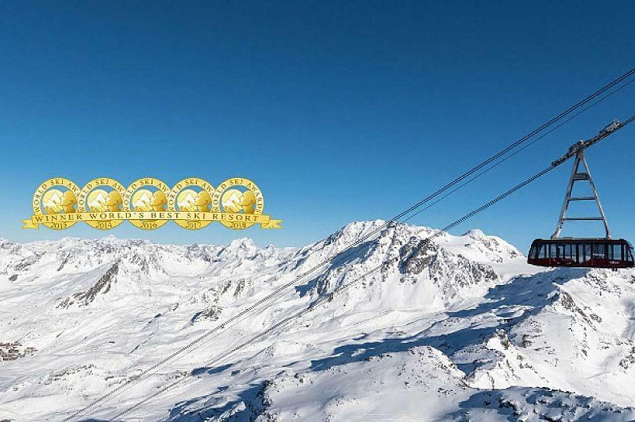 Dernier Etage Avec Vue Sur Les Montagnes Emplacement Exceptionnel Au Coeur De Val Thorens Ski Aux Pieds Prestations Incluses Luaran gambar